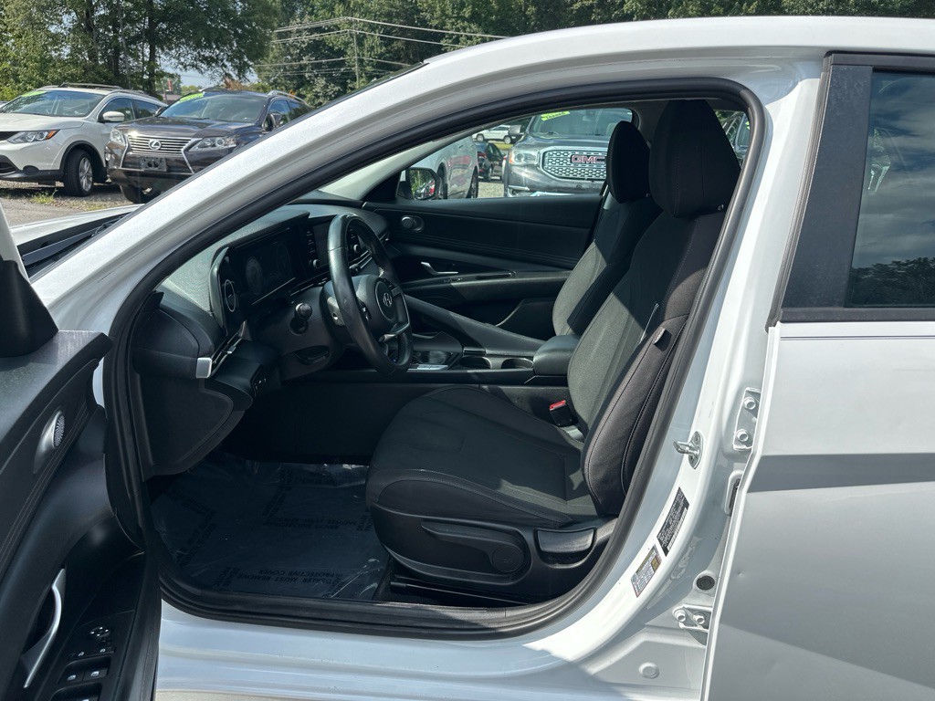 2021 Hyundai Elantra Image 8