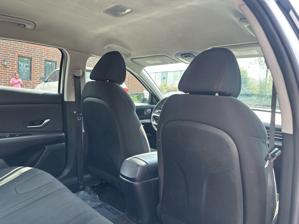 2021 Hyundai Elantra Image 16