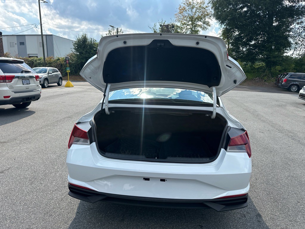 2021 Hyundai Elantra Image 32