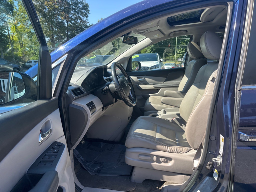 2015 Honda Odyssey Image 8