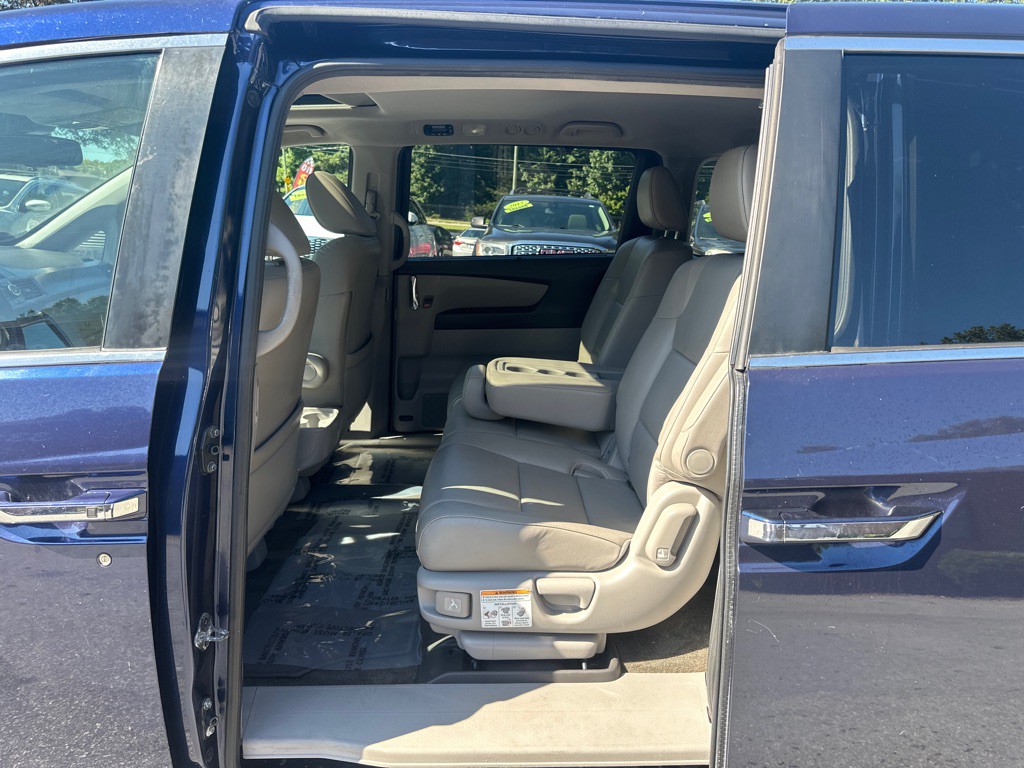 2015 Honda Odyssey Image 12