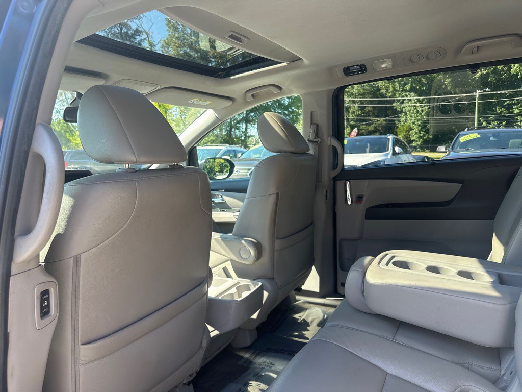 2015 Honda Odyssey Image 14