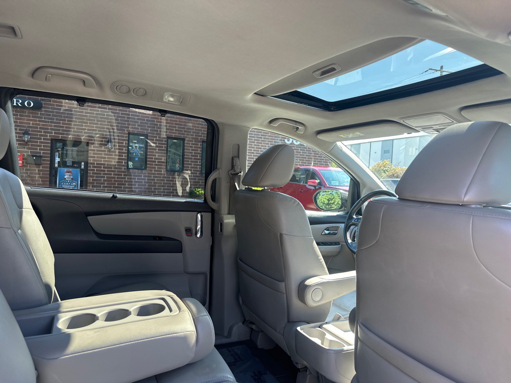 2015 Honda Odyssey Image 18