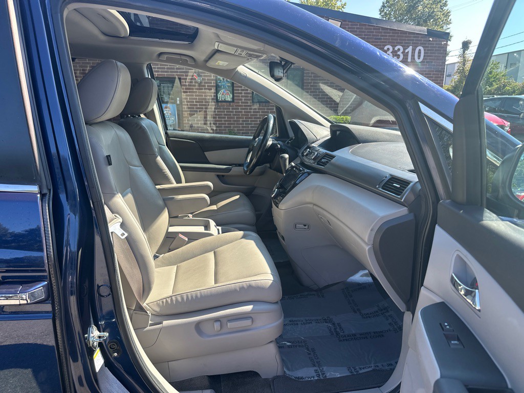 2015 Honda Odyssey Image 20