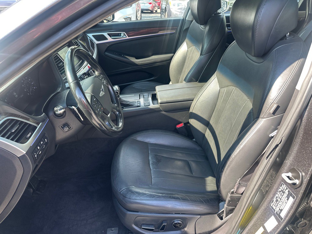 2018 Genesis G80 Image 10