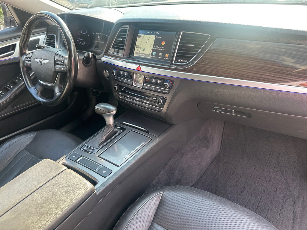 2018 Genesis G80 Image 20
