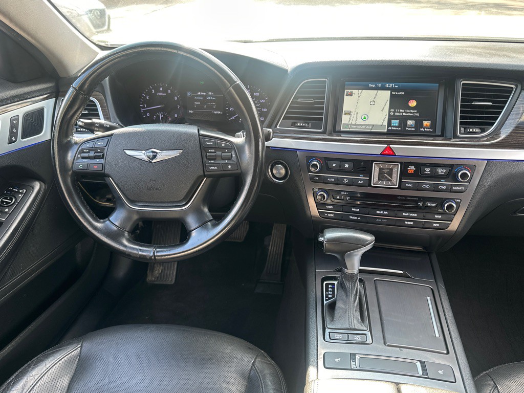 2018 Genesis G80 Image 27