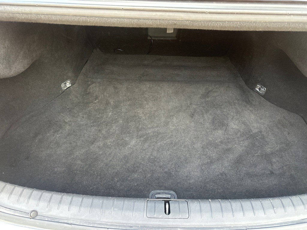 2018 Genesis G80 Image 31