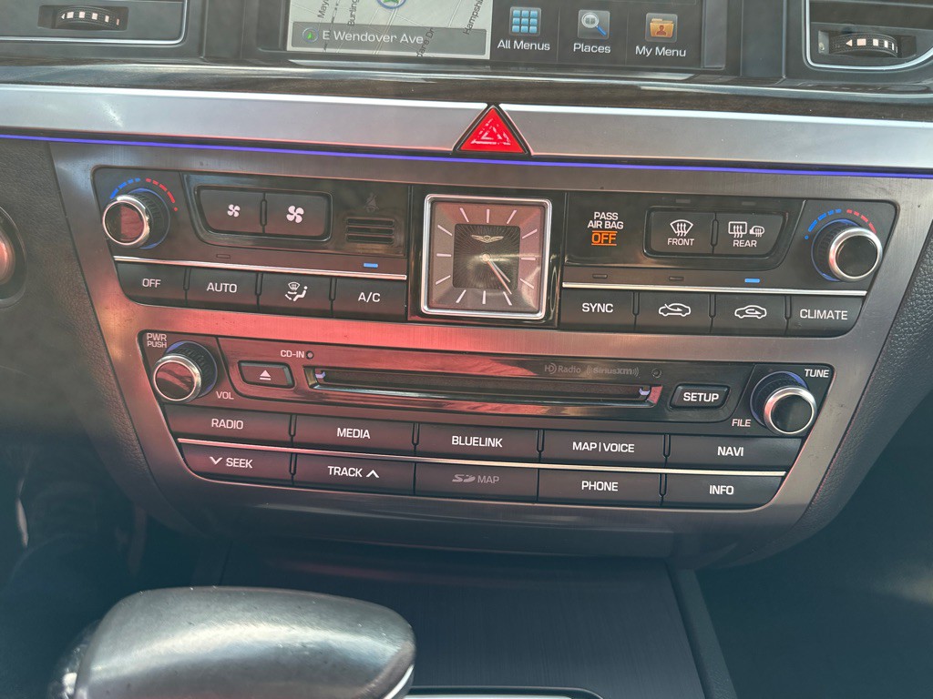 2018 Genesis G80 Image 34