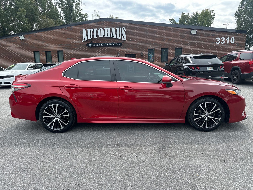 2019 Toyota Camry Image 7
