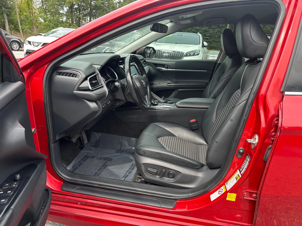 2019 Toyota Camry Image 8