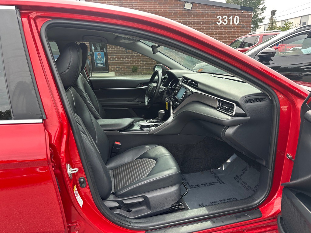 2019 Toyota Camry Image 11