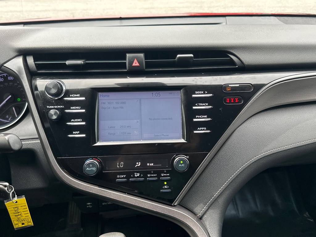 2019 Toyota Camry Image 16