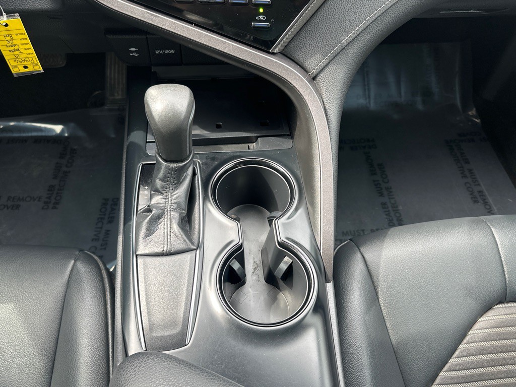 2019 Toyota Camry Image 17