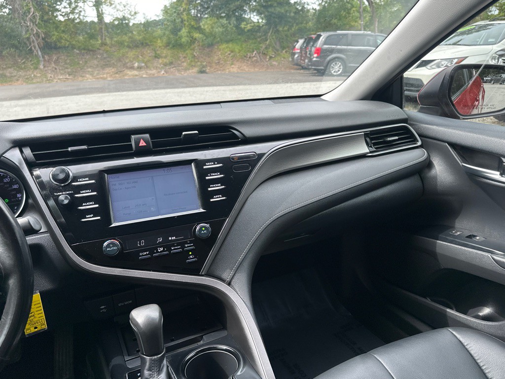2019 Toyota Camry Image 19