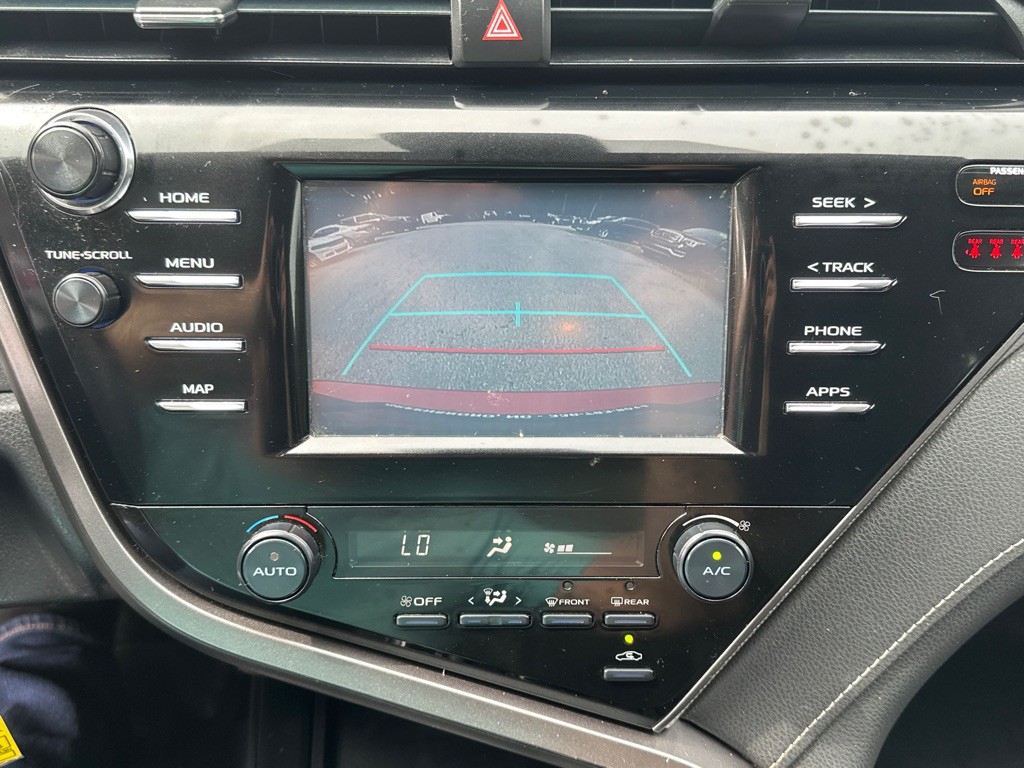 2019 Toyota Camry Image 21