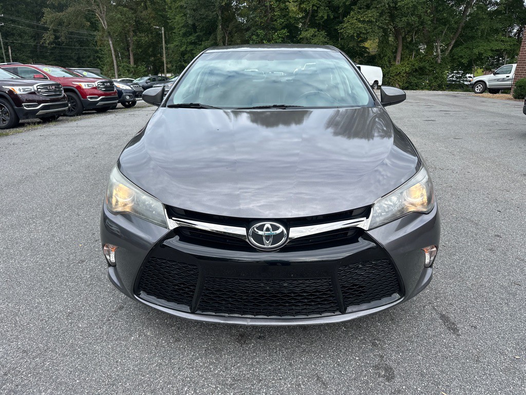 2017 Toyota Camry Image 3