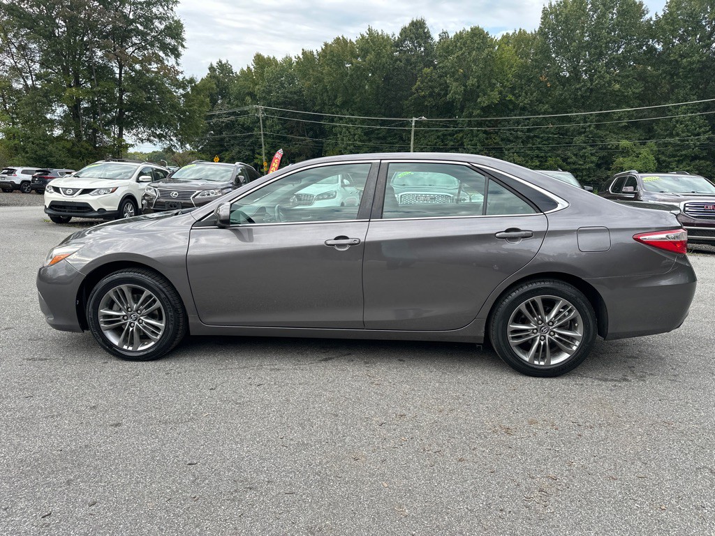 2017 Toyota Camry Image 4