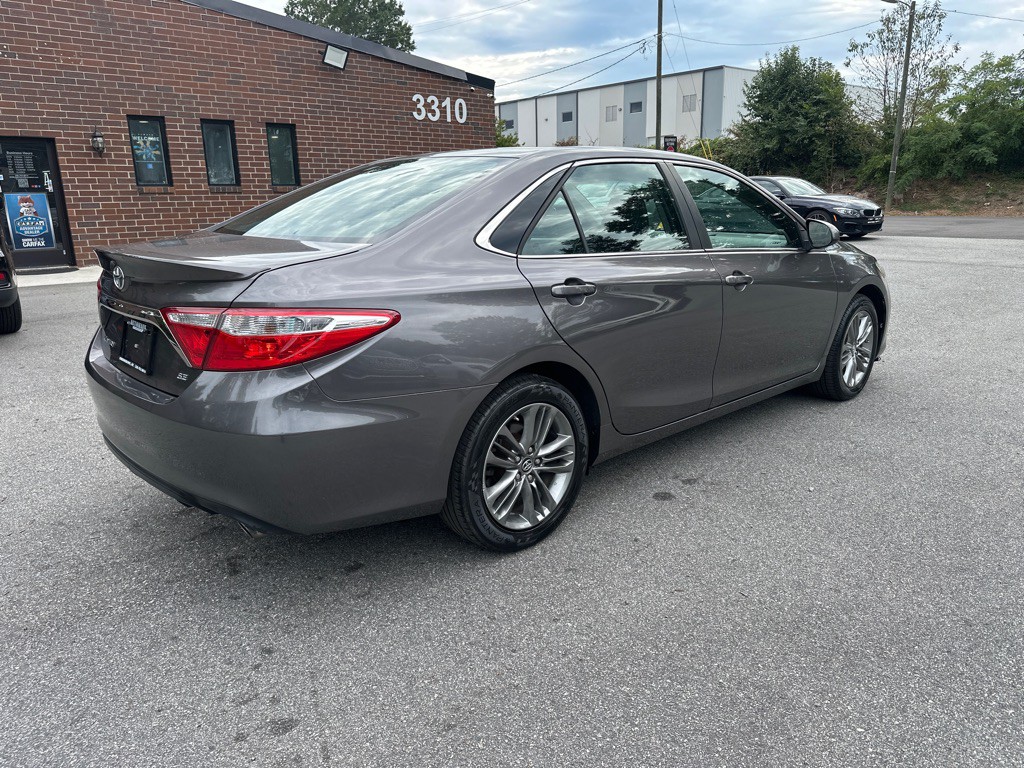 2017 Toyota Camry Image 7
