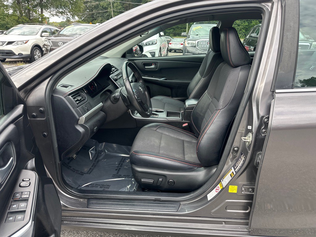 2017 Toyota Camry Image 9