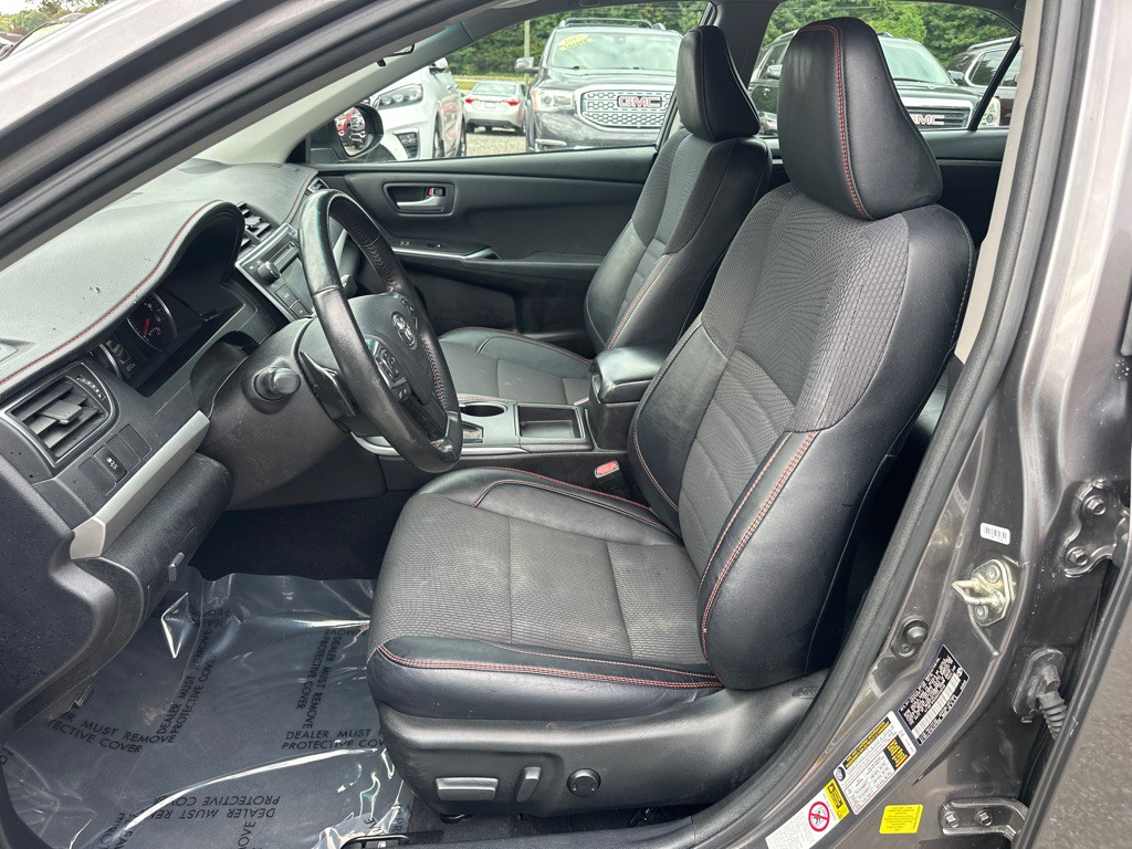 2017 Toyota Camry Image 10