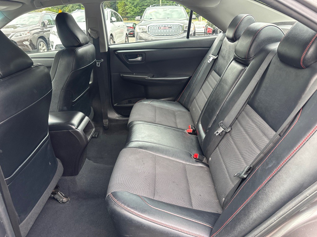 2017 Toyota Camry Image 13