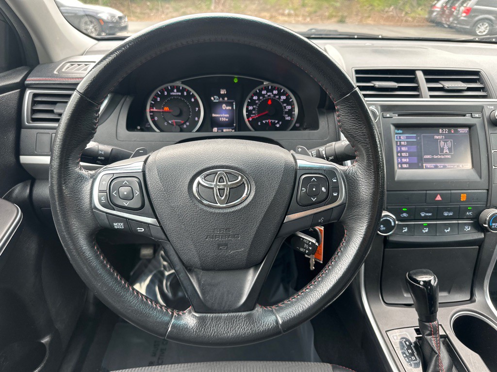 2017 Toyota Camry Image 20