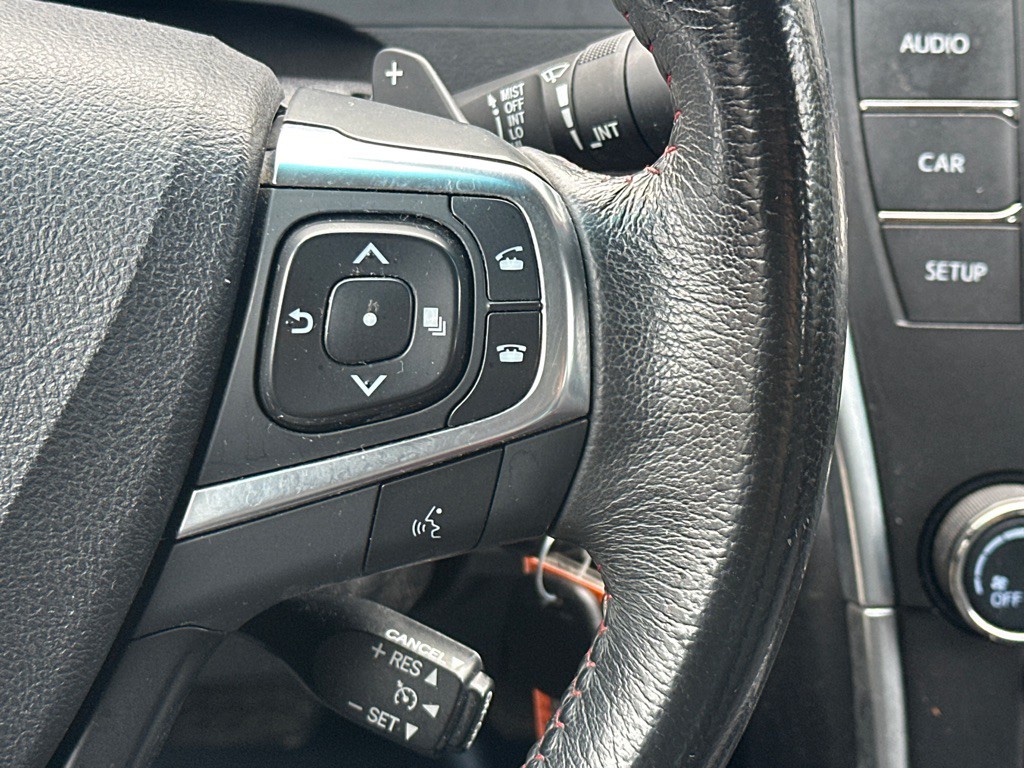 2017 Toyota Camry Image 21