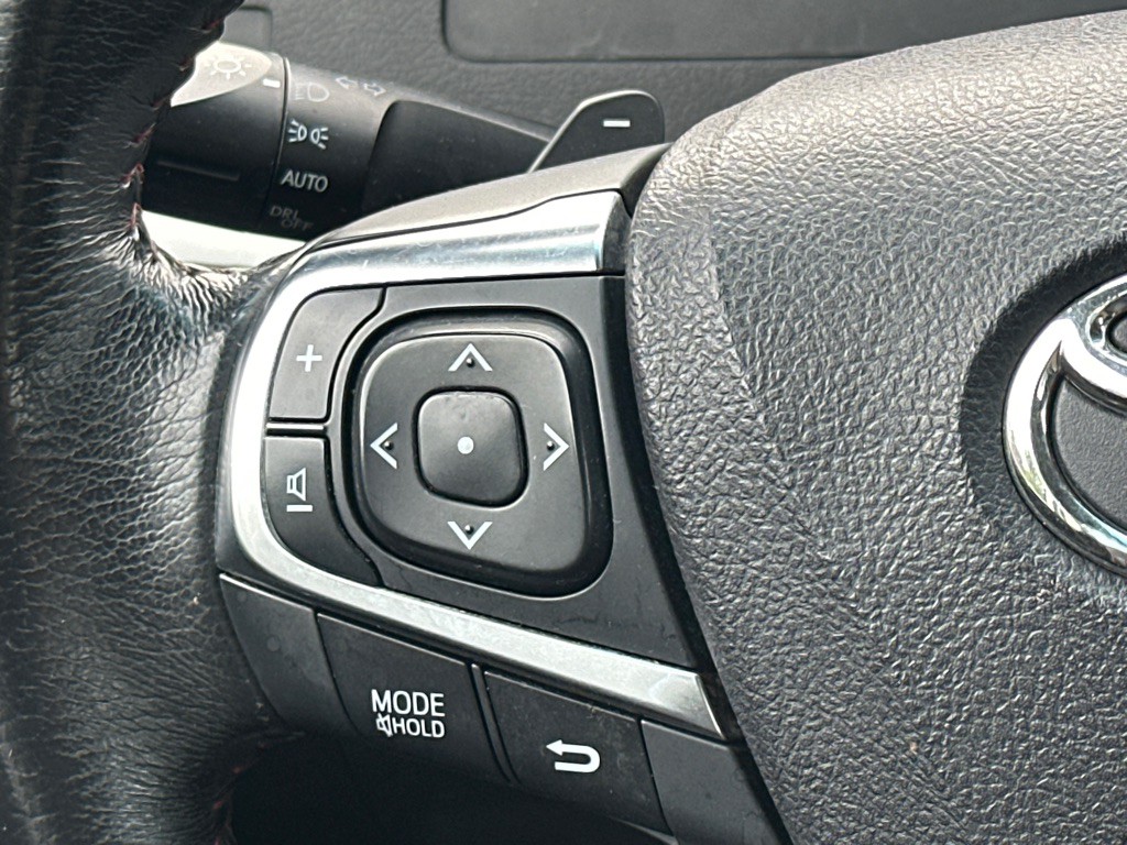 2017 Toyota Camry Image 22