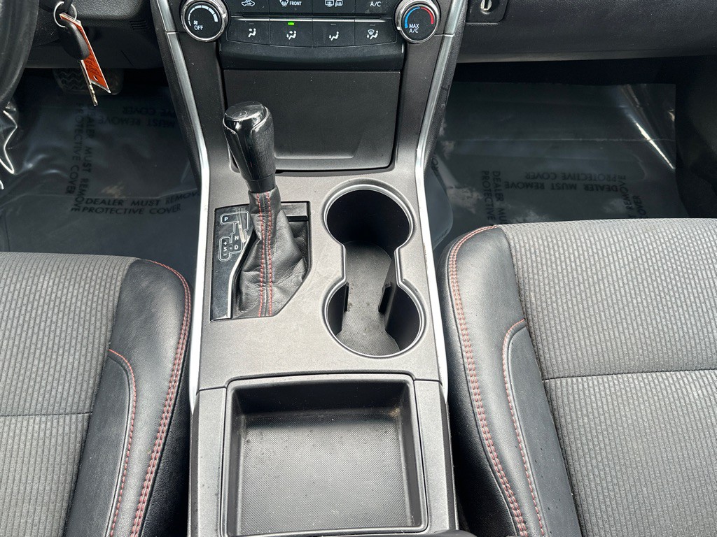 2017 Toyota Camry Image 24
