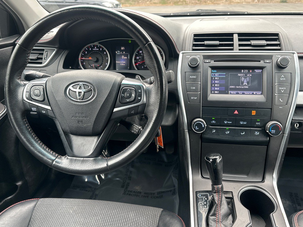 2017 Toyota Camry Image 25