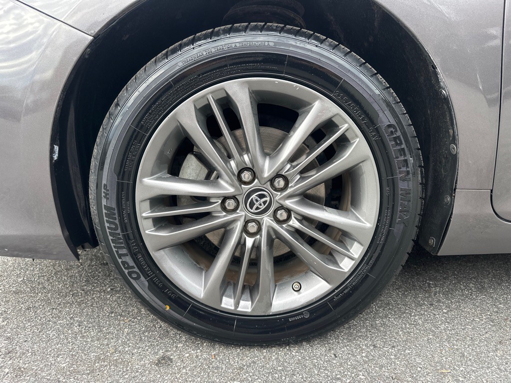 2017 Toyota Camry Image 27