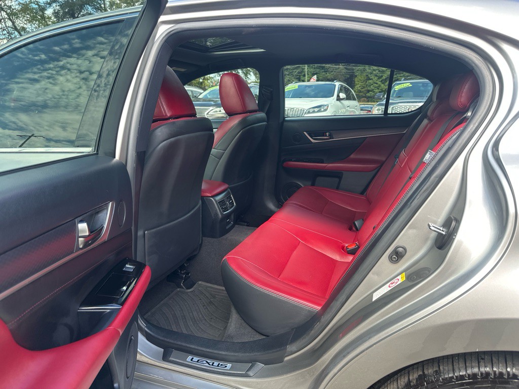 2017 Lexus GS Image 16