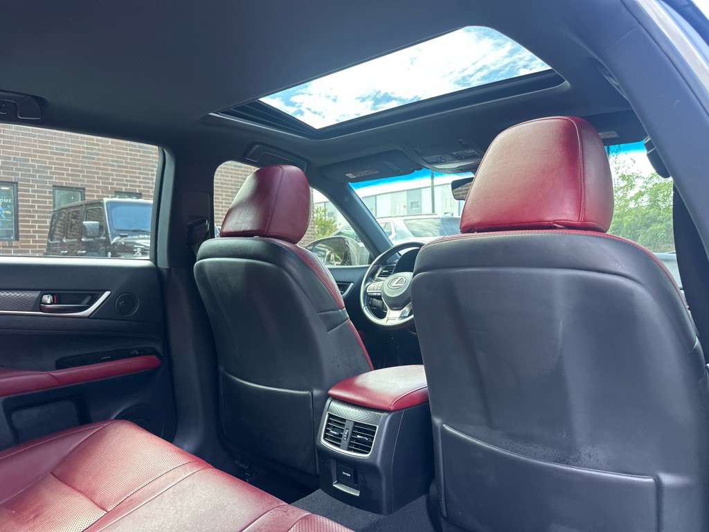 2017 Lexus GS Image 21