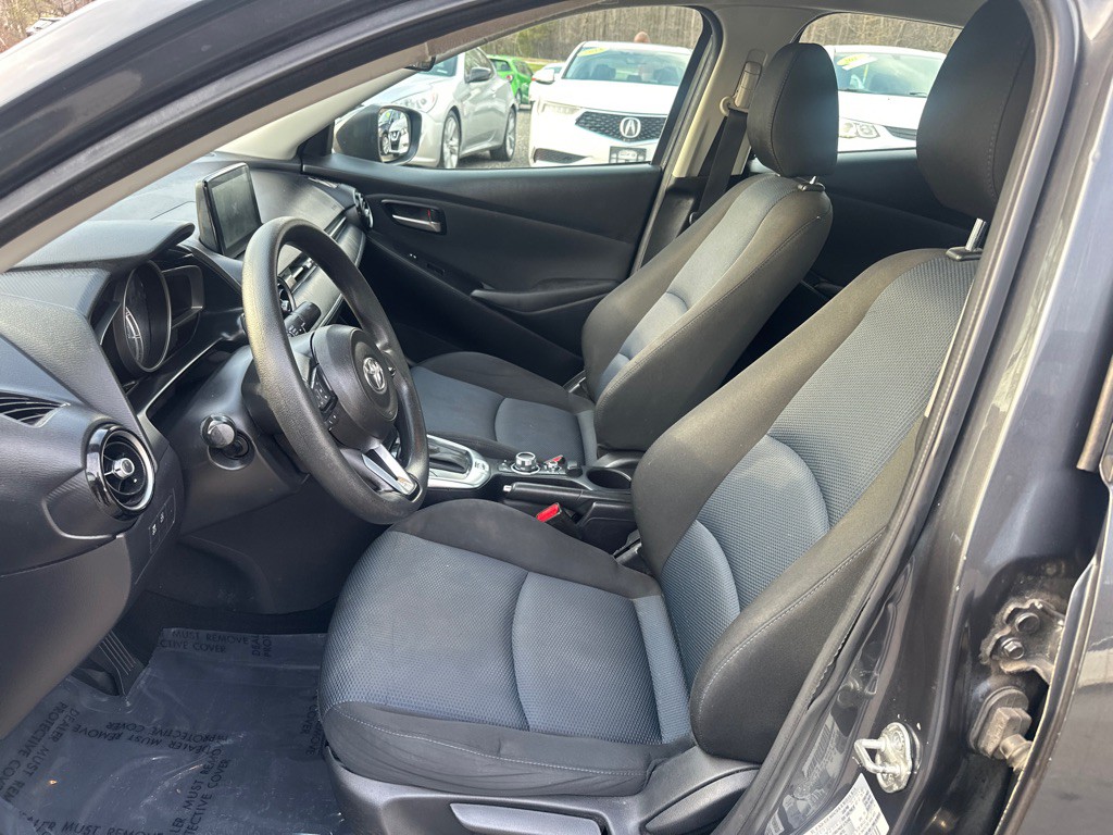 2019 Toyota Yaris Image 9