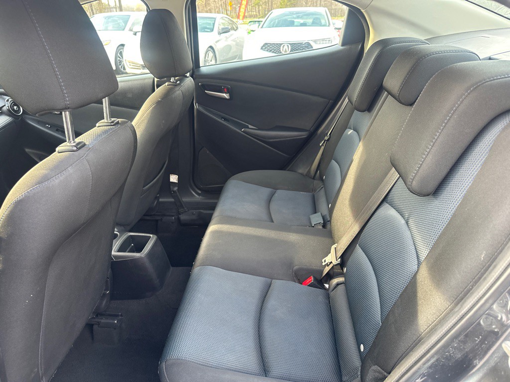 2019 Toyota Yaris Image 12
