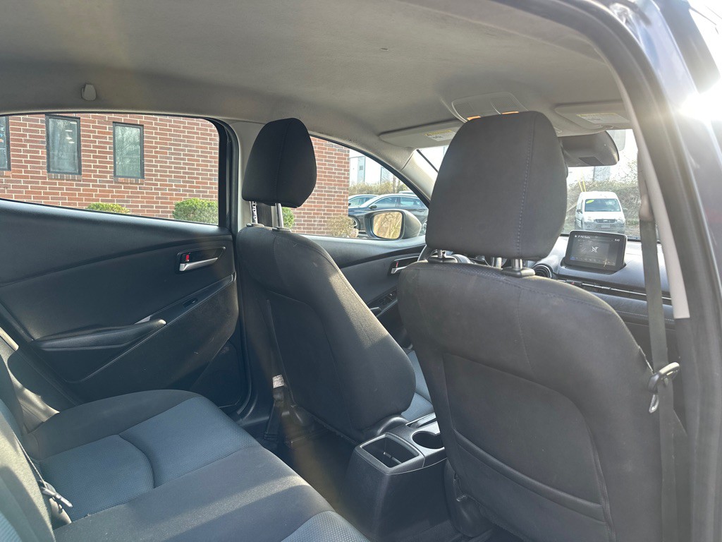 2019 Toyota Yaris Image 16
