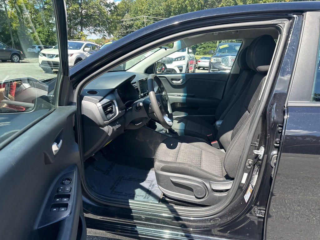 2020 Kia Rio Image 9