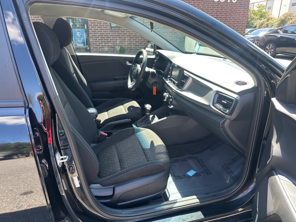 2020 Kia Rio Image 18