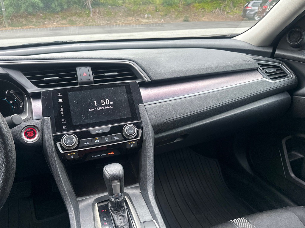 2017 Honda Civic Image 16