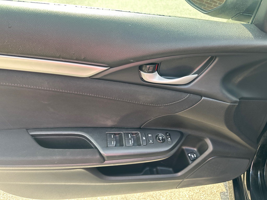 2017 Honda Civic Image 26