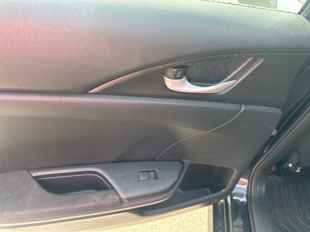 2017 Honda Civic Image 31