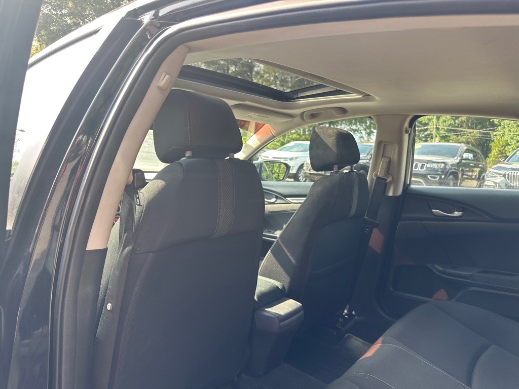 2017 Honda Civic Image 34