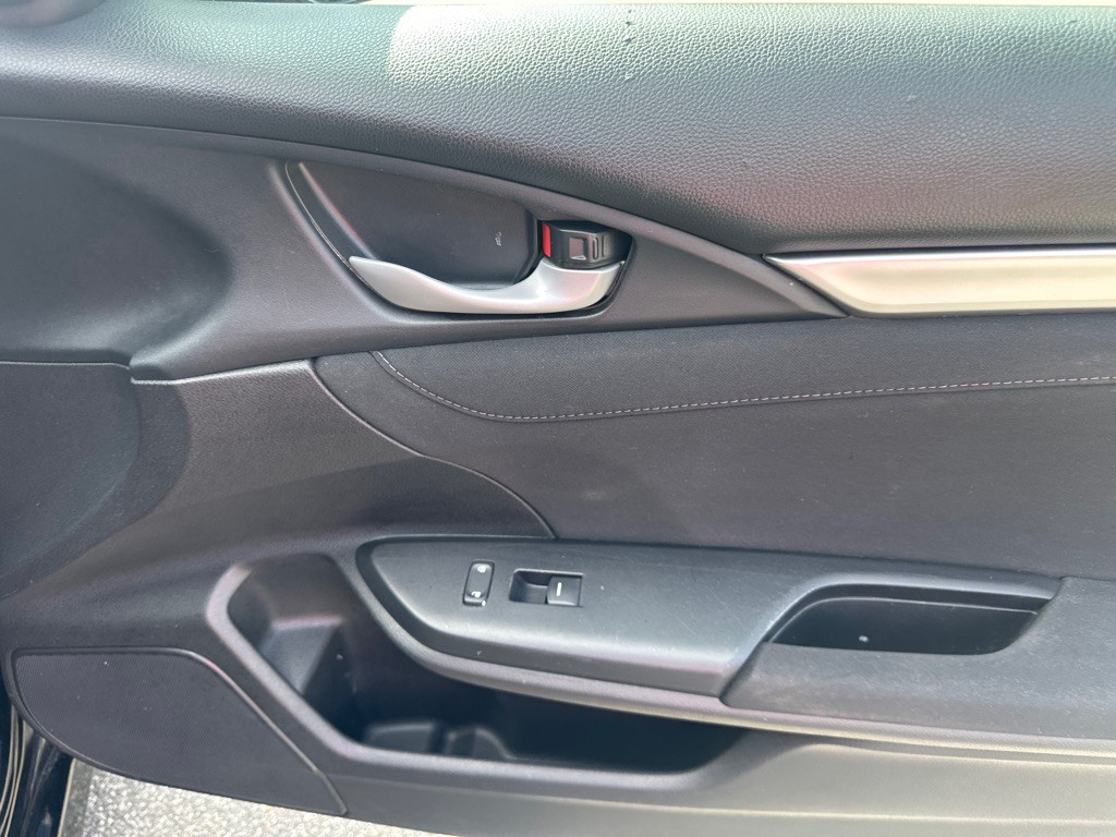 2017 Honda Civic Image 40