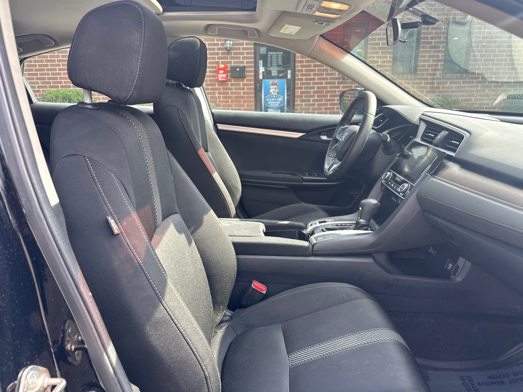 2017 Honda Civic Image 42