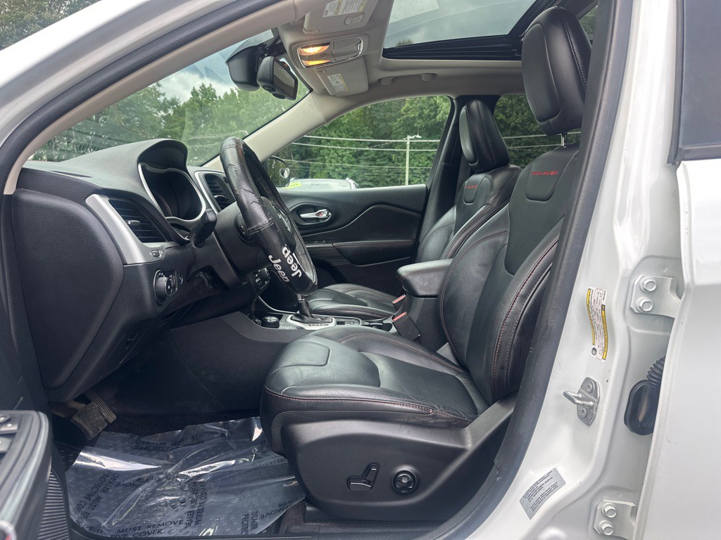 2016 Jeep Cherokee Image 10