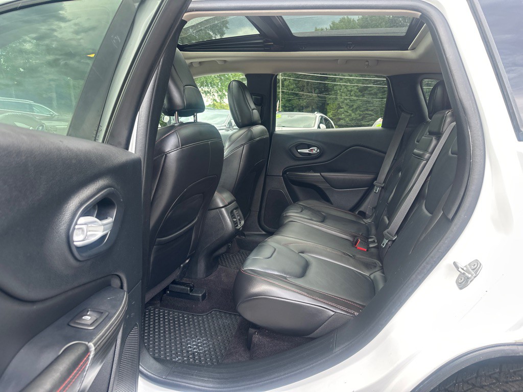 2016 Jeep Cherokee Image 13