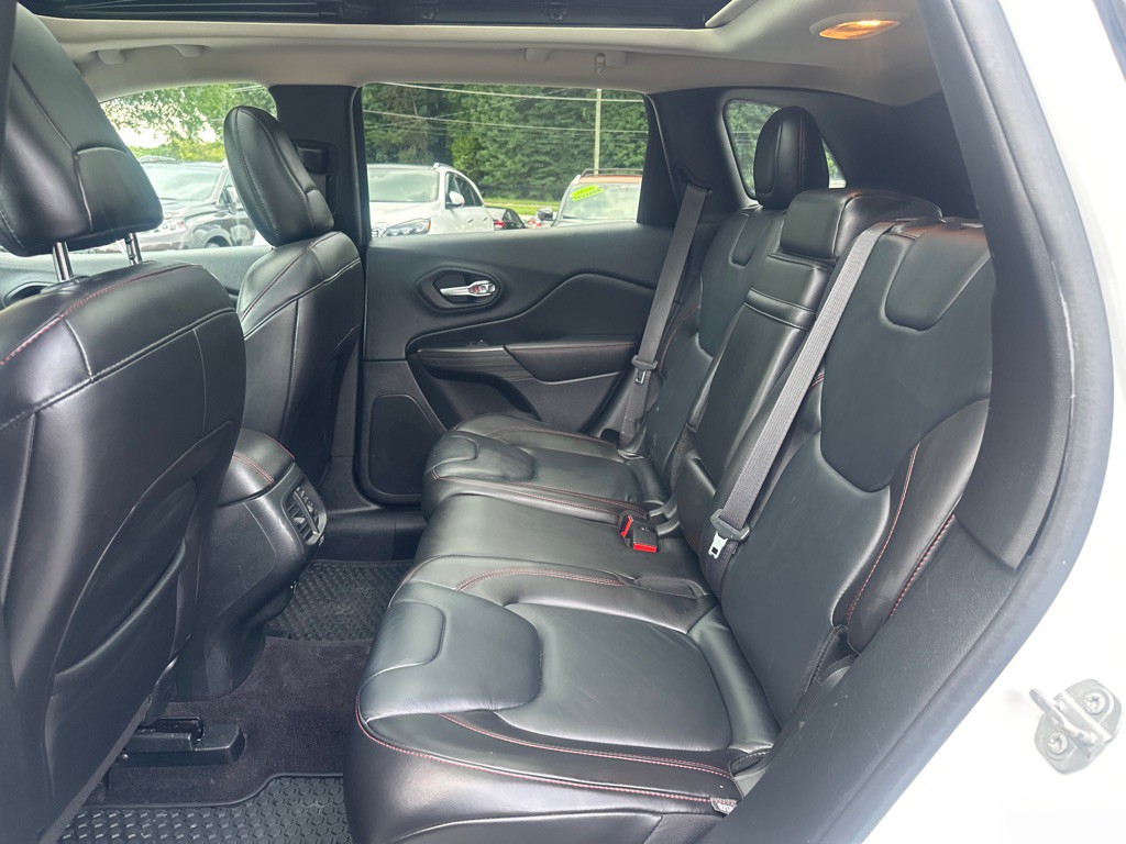 2016 Jeep Cherokee Image 14