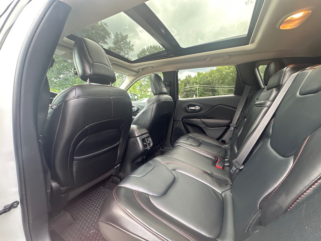 2016 Jeep Cherokee Image 15