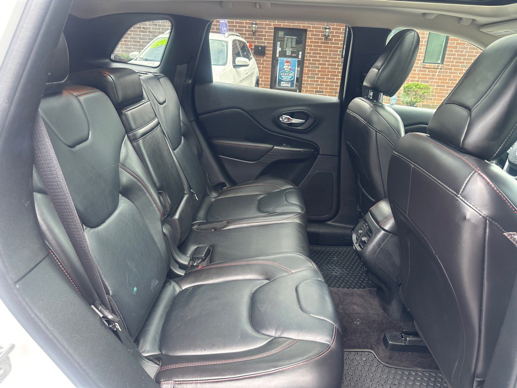 2016 Jeep Cherokee Image 17